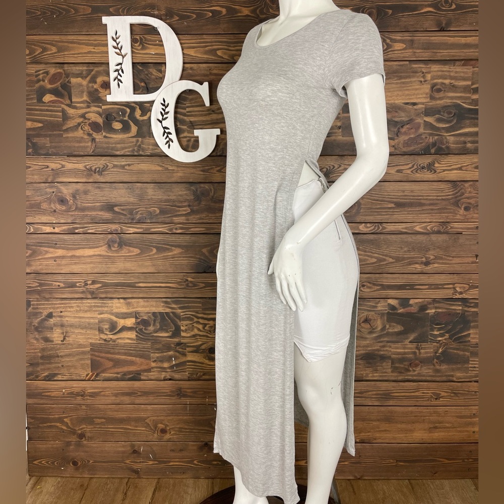 It Girl | Basic Tee Heather Gray Short Sleeve‎ Side Split Maxi Top